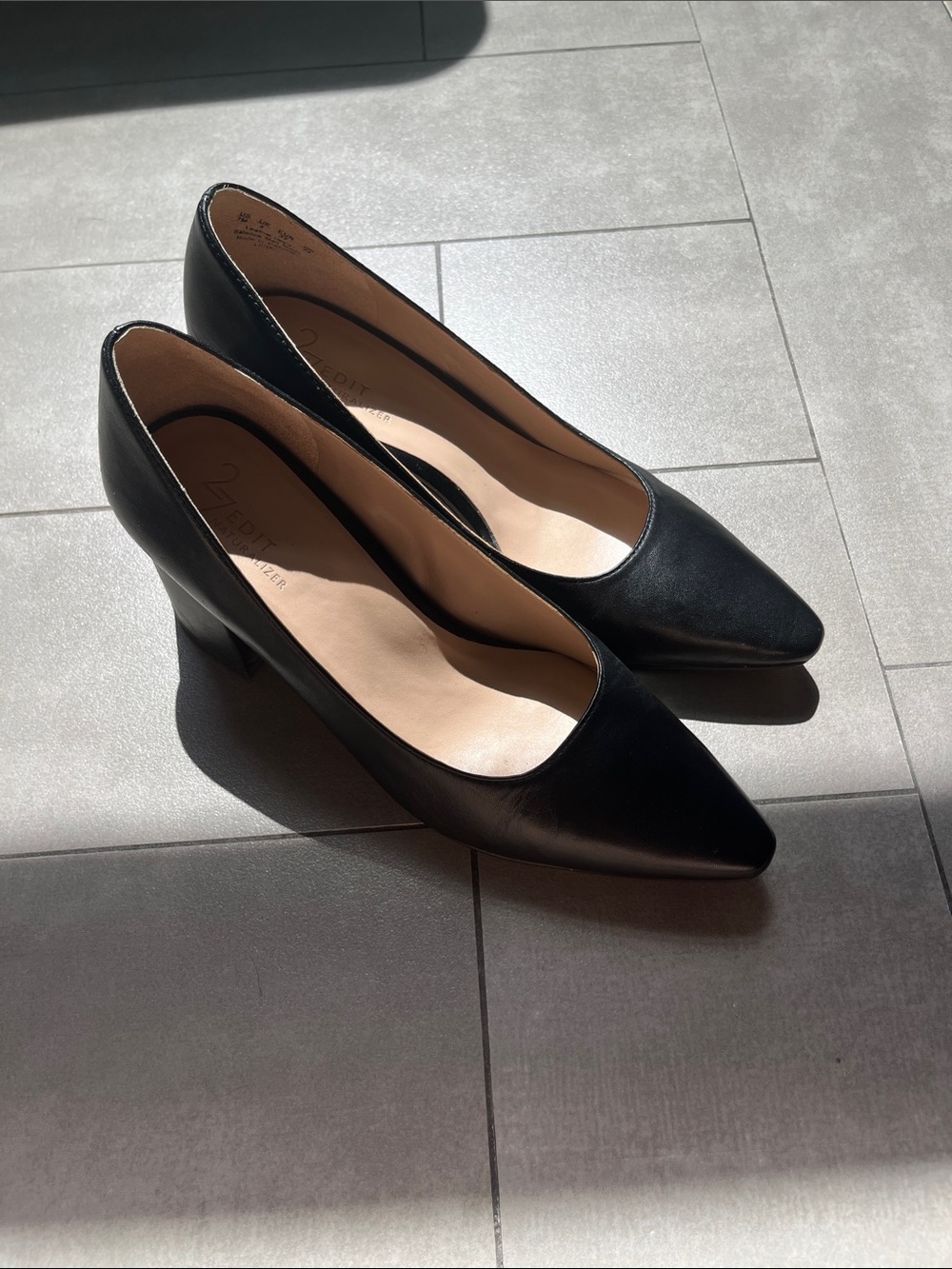 Black Pumps (27 Edit)